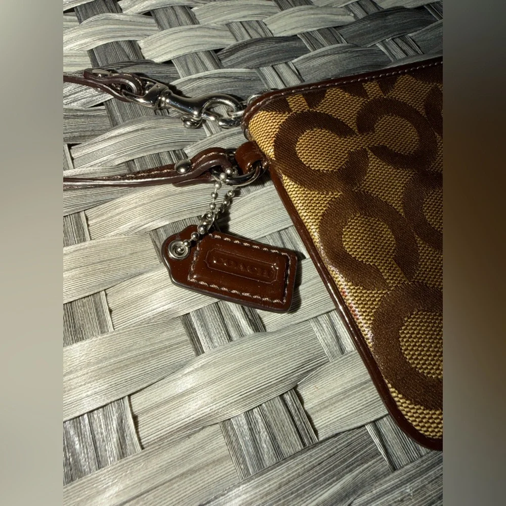 Coach Signature C Jacquard Wristlet Clutch Brown Tan Leather Trim - Picture 14 of 14